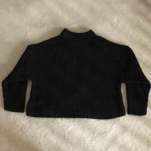 Chunky braided knit mock neck sweater - Picture 4 of 11
